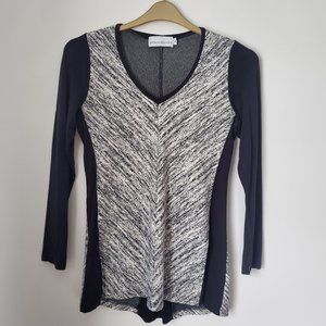 BRENDA BEDDOME Black & White Slim Long Knit Top V Neck Heathered Back Pleat sz 8